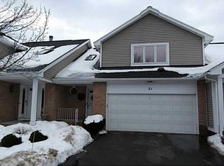 21 Waterford Cir, Rochester, NY 14618