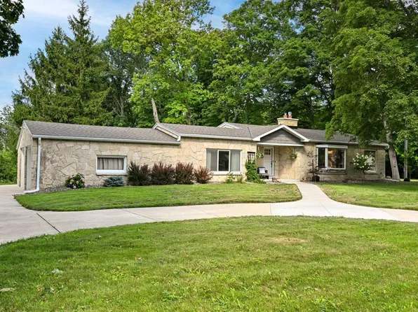 3415 Fiebrantz DRIVE, Brookfield, WI 53005