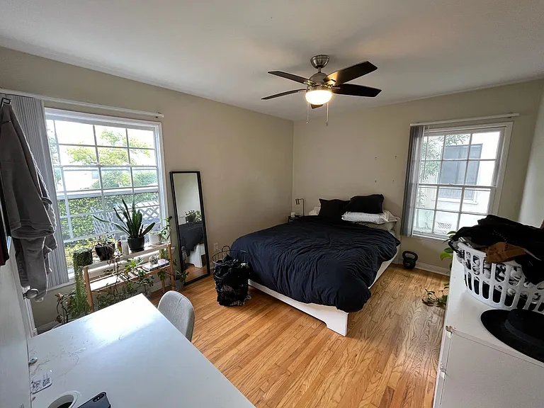 621 Midvale Avenue — Photo 39