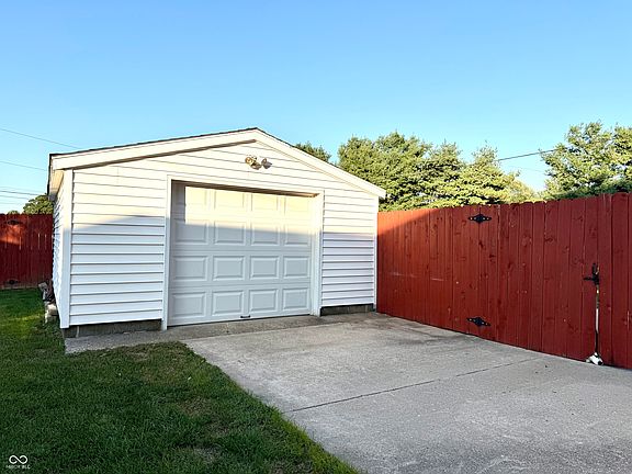 2nd image of 1576 W James Dr