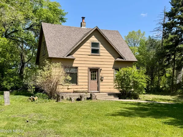 102 W 6th St, Revillo, SD 57259