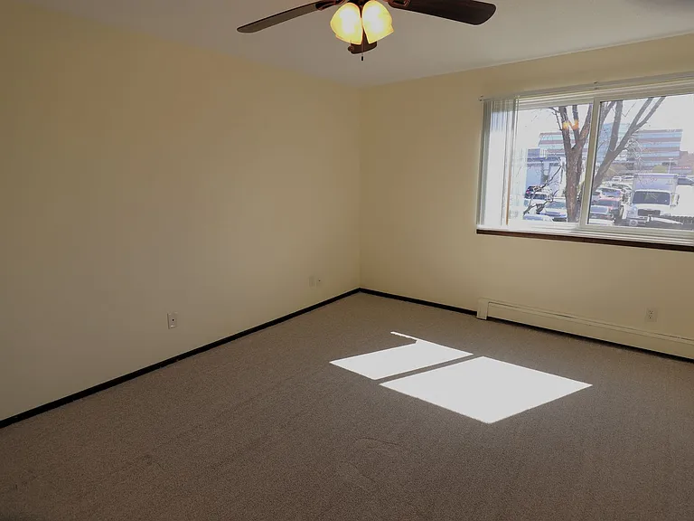 4000 Parklawn Ave — Photo 14