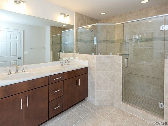 4th image of 5403 Hickory Ann Dr #4D