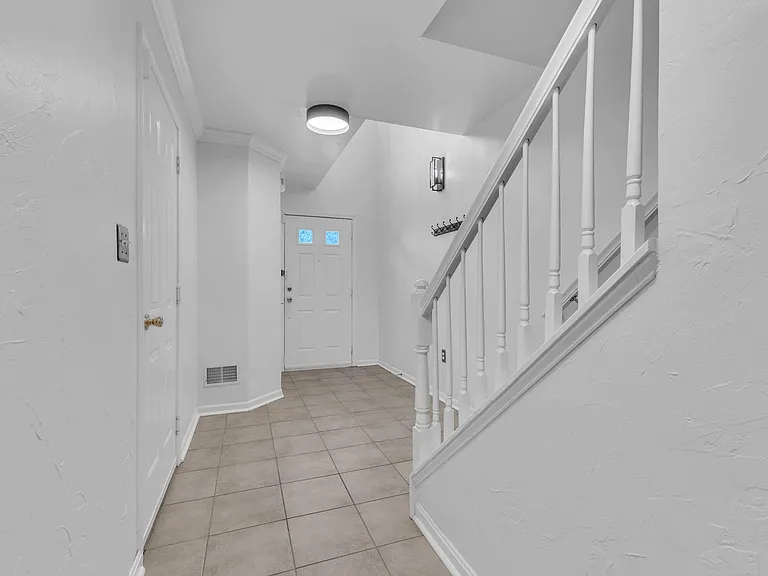 5937 Kirkcaldy Ln — Photo 10