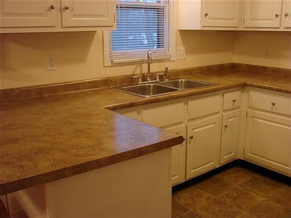 2003 Romence Kitchen counter-sink