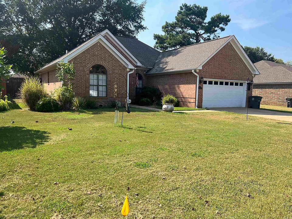 1st image of 107 Belle Meade Dr