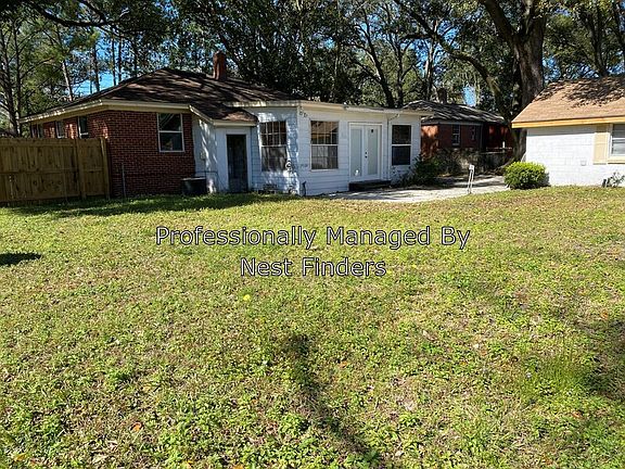 3rd image of 2883 Seville Ct