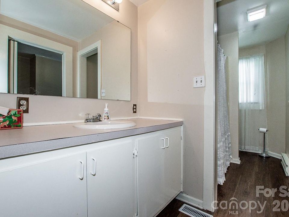 34th image of 316 S Race St