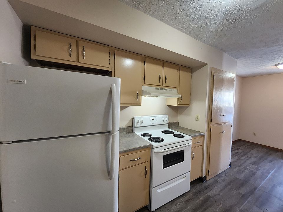 1st image of 208 Heritage Cir