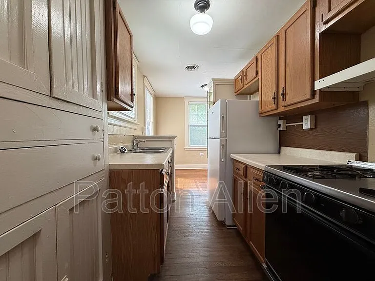 83 Edgemont Rd #4 — Photo 9