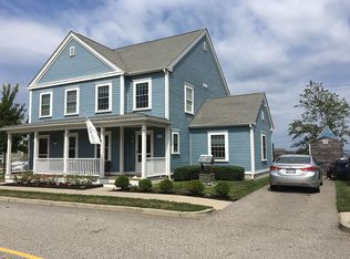 4-2 Sgt Weidemann St, Newport, RI 02840