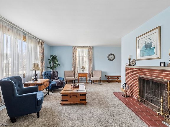 5th image of 1927 W Prospect Rd