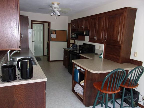 3rd image of 2225 Yorkshire Dr
