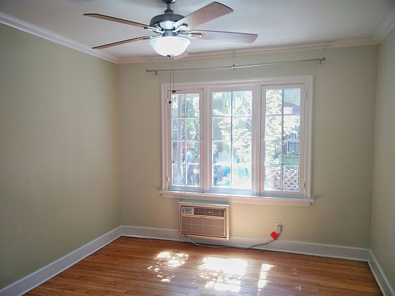 3rd image of 1953 1/4 Argyle Ave #Remodeled