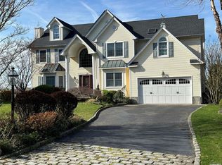 6 Marie Thomas Ct, Farmingdale, NY 11735