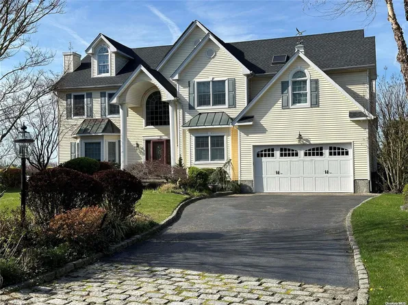 6 Marie Thomas Court, Farmingdale, NY 11735