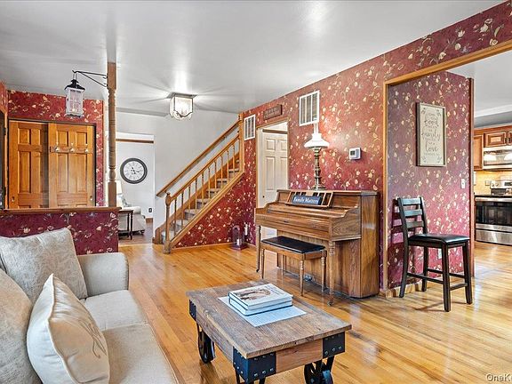 5th image of 7 Laura Road
