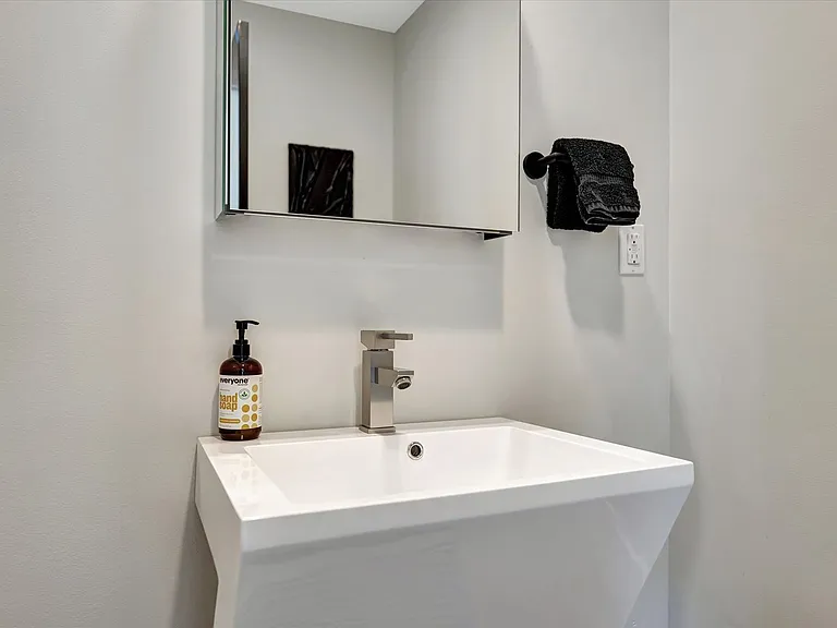 102 Greencroft Dr — Photo 46