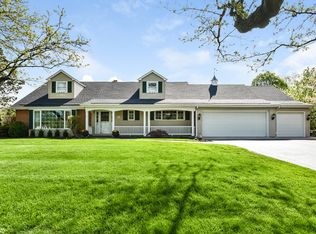 22 Ivy Ln, Oak Brook, IL 60523