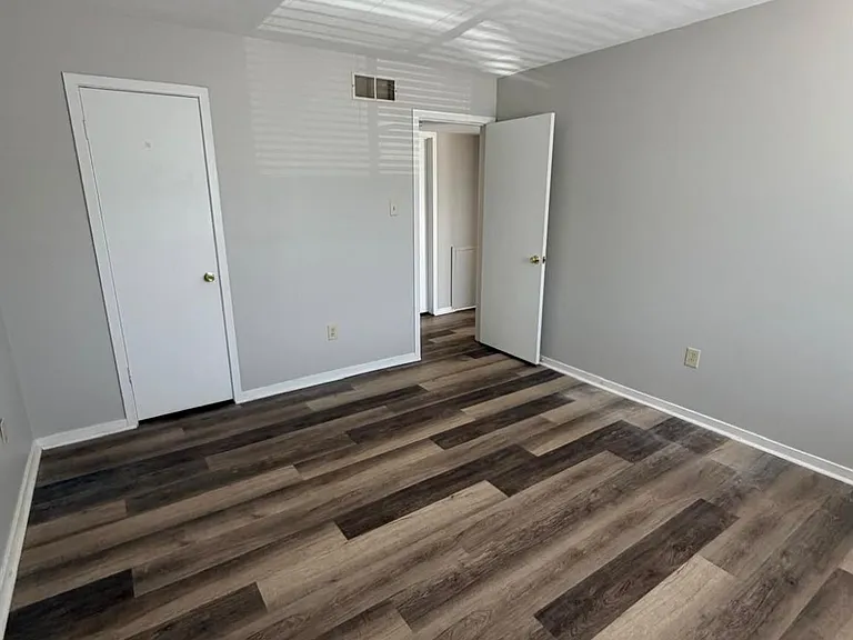 2202 Sandra Rd — Photo 13