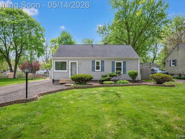 134 Glanworth St, Lake Orion, MI 48362