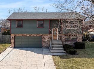 100 Augusta Rd, Oswego, IL 60543