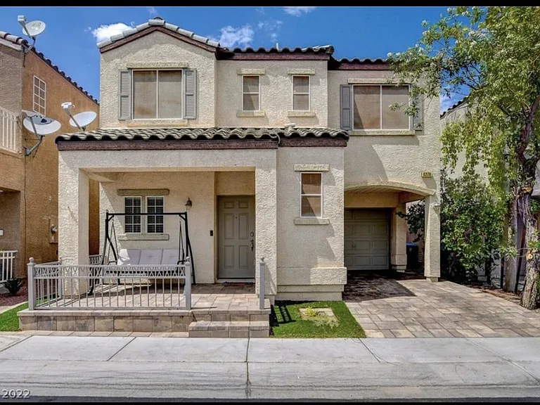 Humus Ave — Photo 47