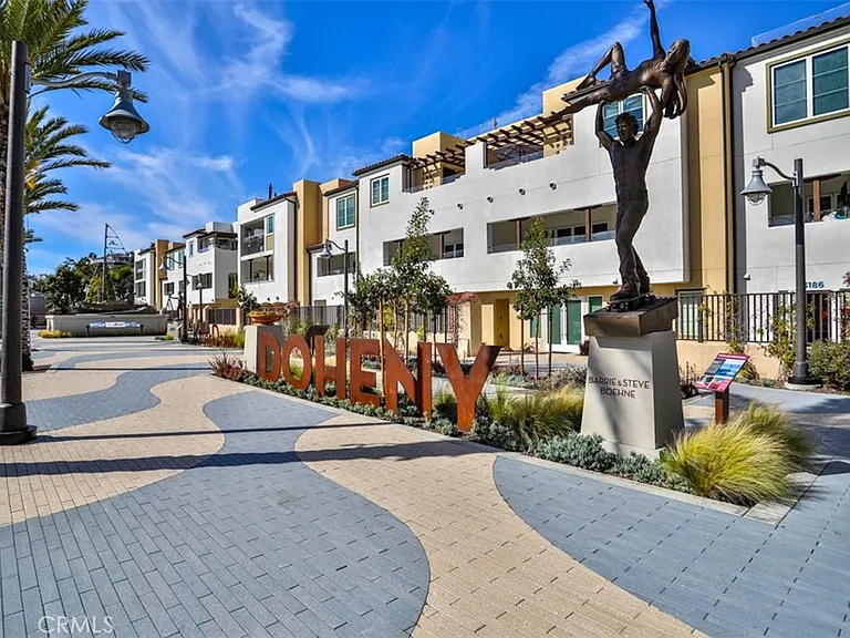 3318 Doheny Way — Photo 38