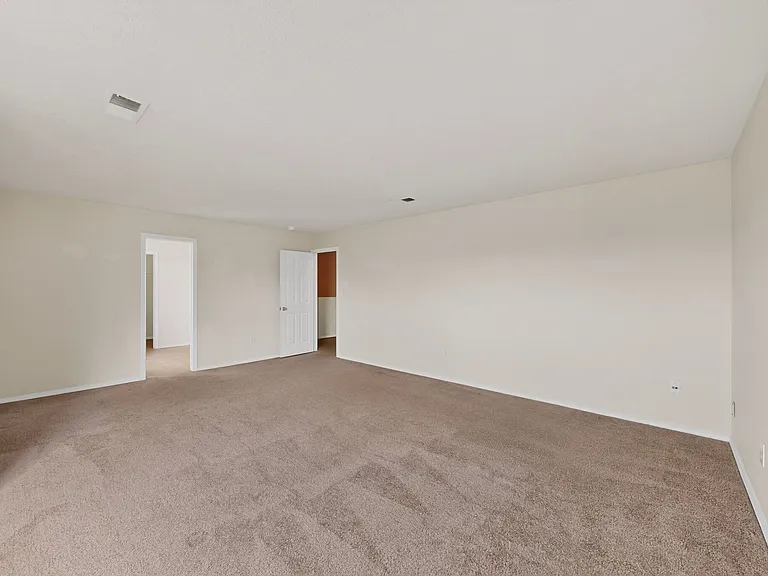 5841 Sandoval Dr NE — Photo 19