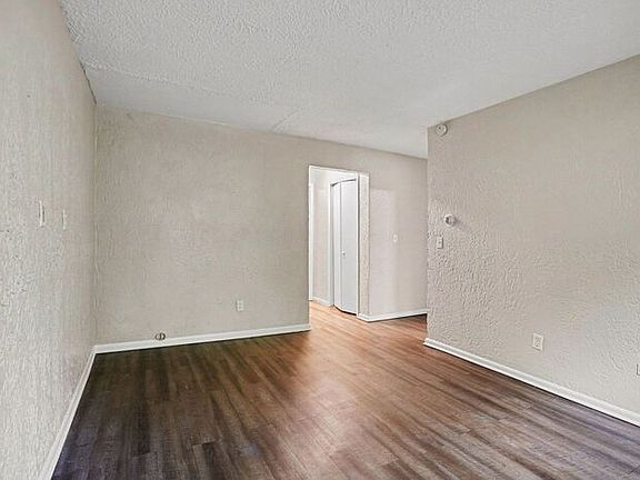 3rd image of 1313 Huntington Ave APT 2