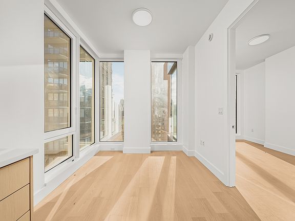 5th image of 250 W 49th St #32205