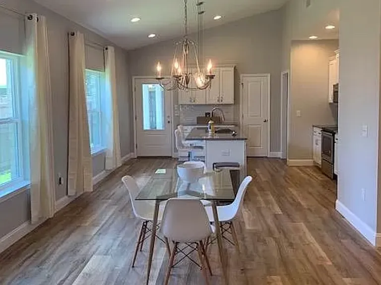 494 Cascabellas St — Photo 4