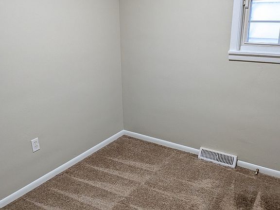 3rd image of 2955 Glenmawr St #1