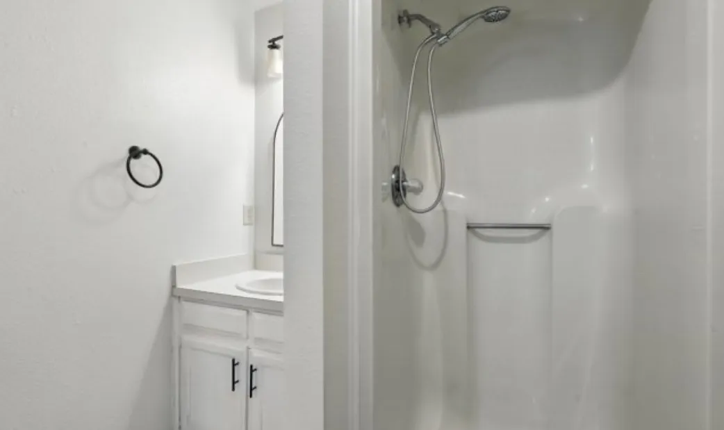 2 bed, 1200 sqft, $1,295 — Photo 4