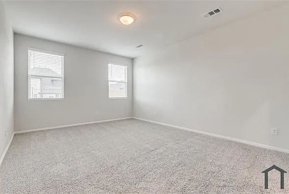 728 Amenduni Ln — Photo 3