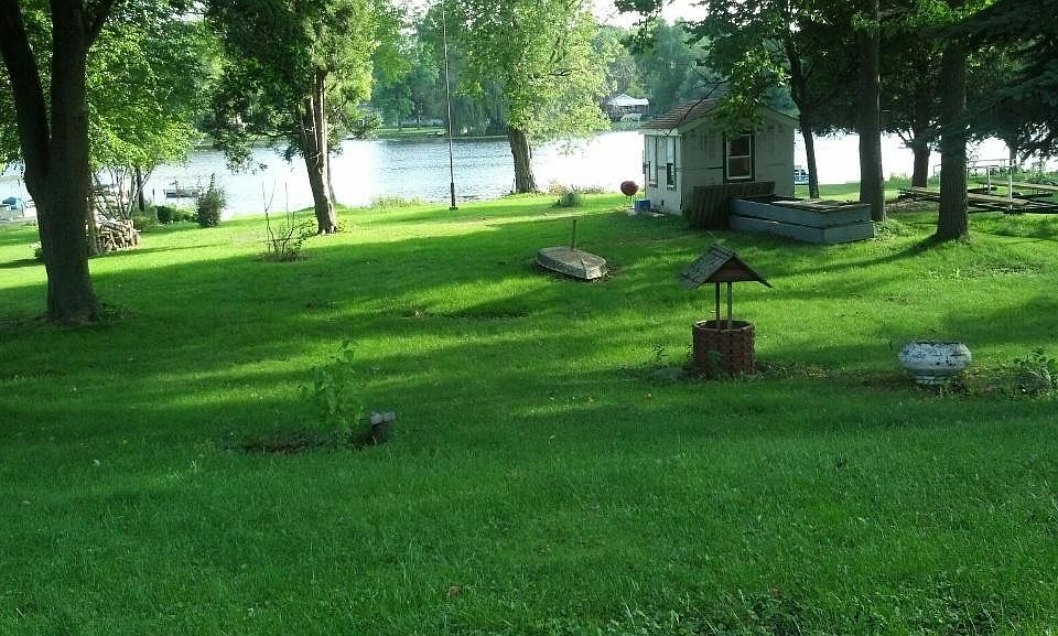 2nd image of 3463 N Shore Dr