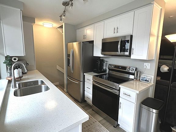 4th image of 8750 Villa La Jolla Dr Unit 69