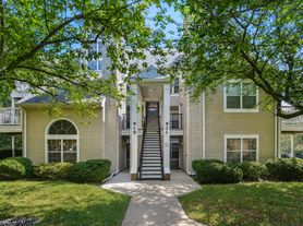 919 Hillside Lake Ter, Gaithersburg, MD