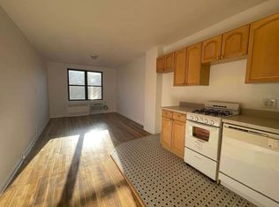 317 W 22nd St #5B, New York, NY 10011
