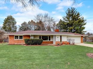 17460 Windemere Rd, Brookfield, WI 53045