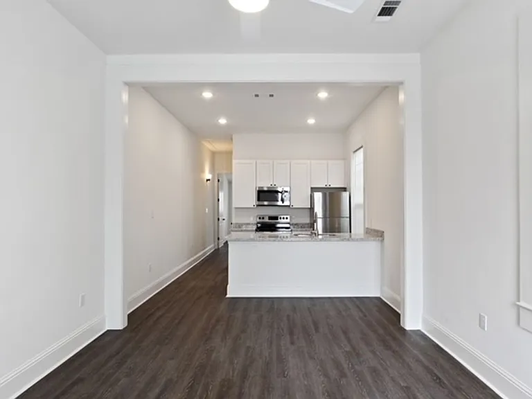 3422 Lasalle St — Photo 3