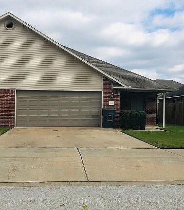 2nd image of 1557-1559 N Evening Shade Dr