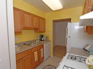 2 New Hall Ct APT H, Parkville, MD 21234