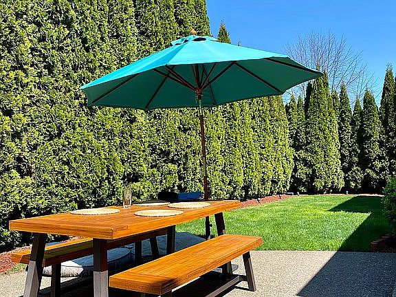 100% private backyard 