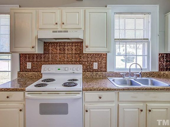 5th image of 501 W Main St