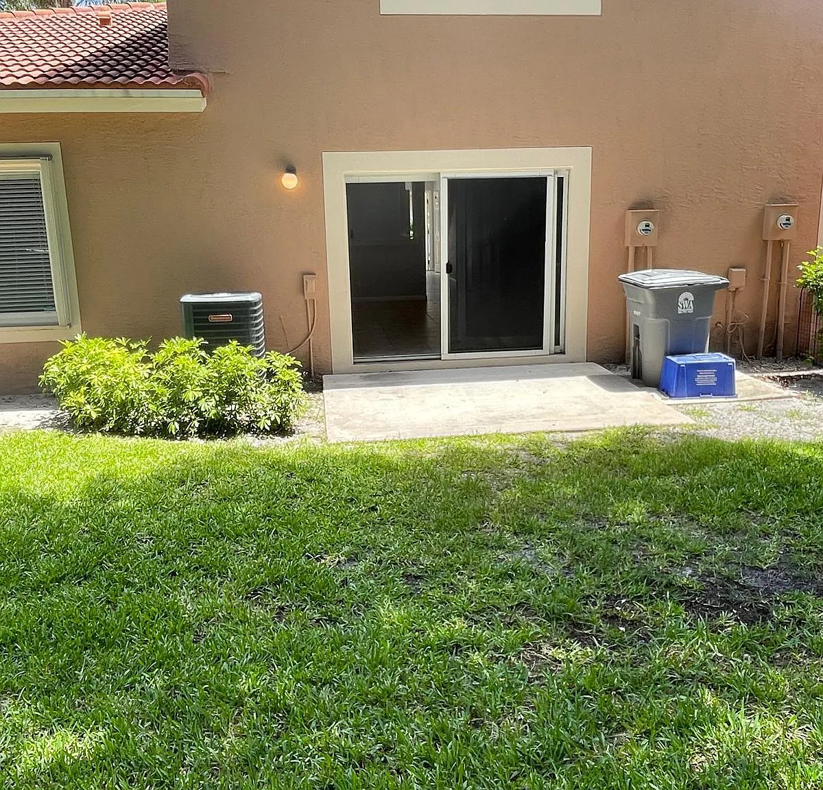 3 bed, 2.5 bath, 1596 sqft, $3,100 — Photo 3