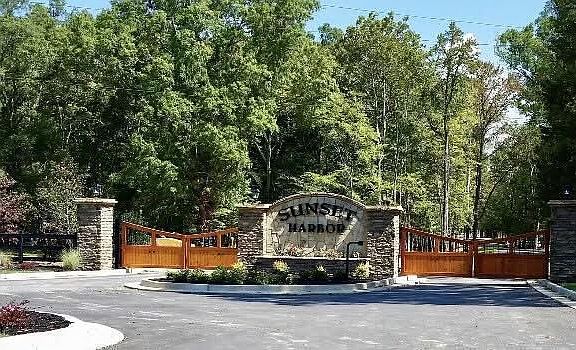 4th image of 711 Lakeside Ct