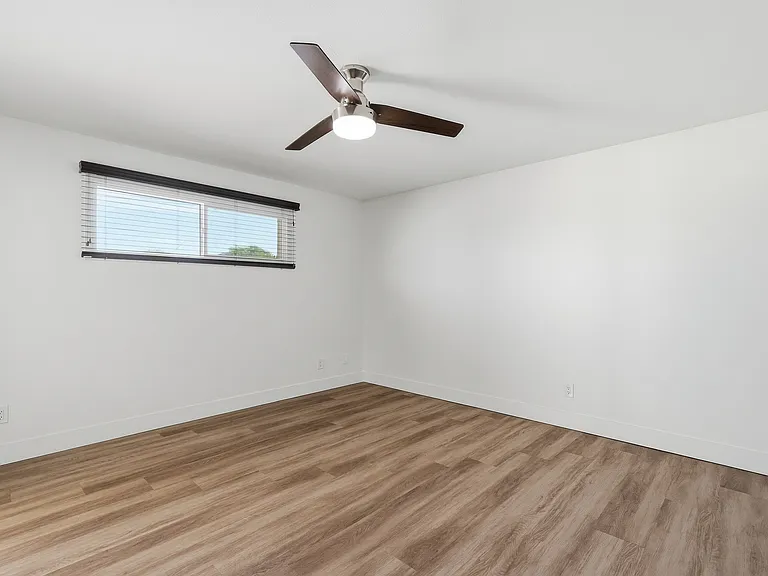 1034 E Hermosa Dr — Photo 19
