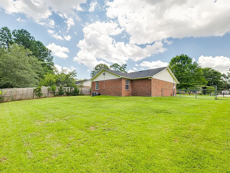 208 Mulberry Way — Photo 24