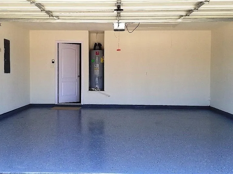 100 Commonwealth Cir — Photo 20